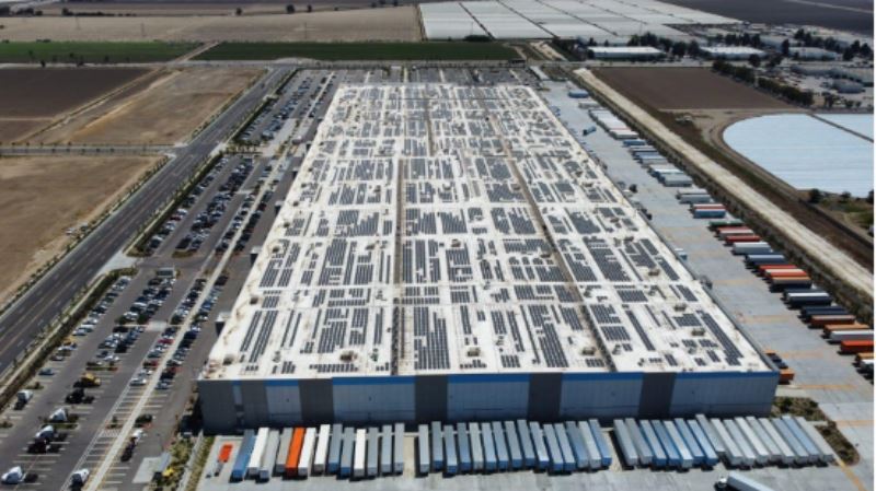 Figure 1 – Amazon OXR1| 7-Megawatt Roof Mount PV installation